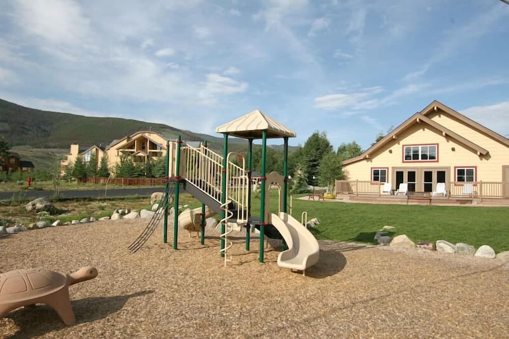 Children's play area - outdoor