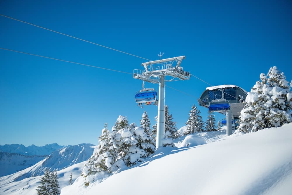 Snow and ski sports