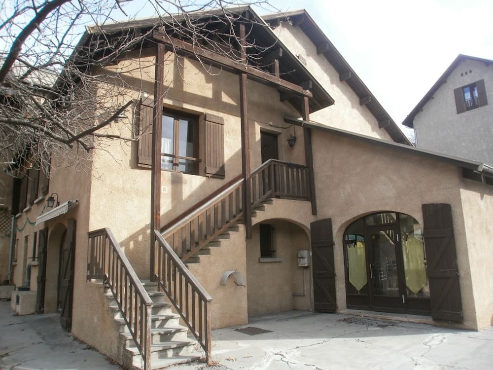 Primary image