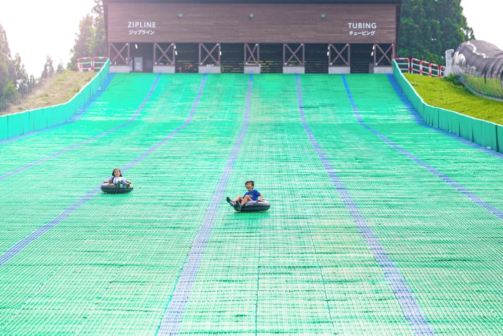 Snow tubing