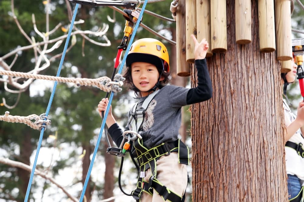 Ropes course (team building)