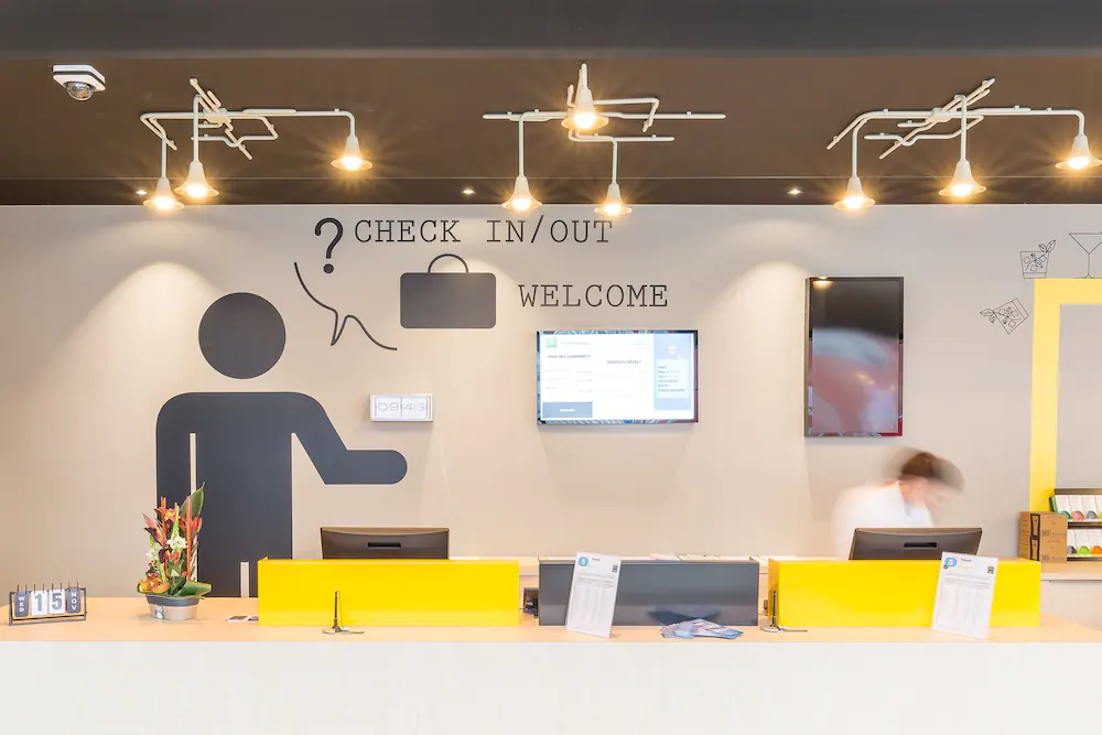 Check-in/check-out kiosk