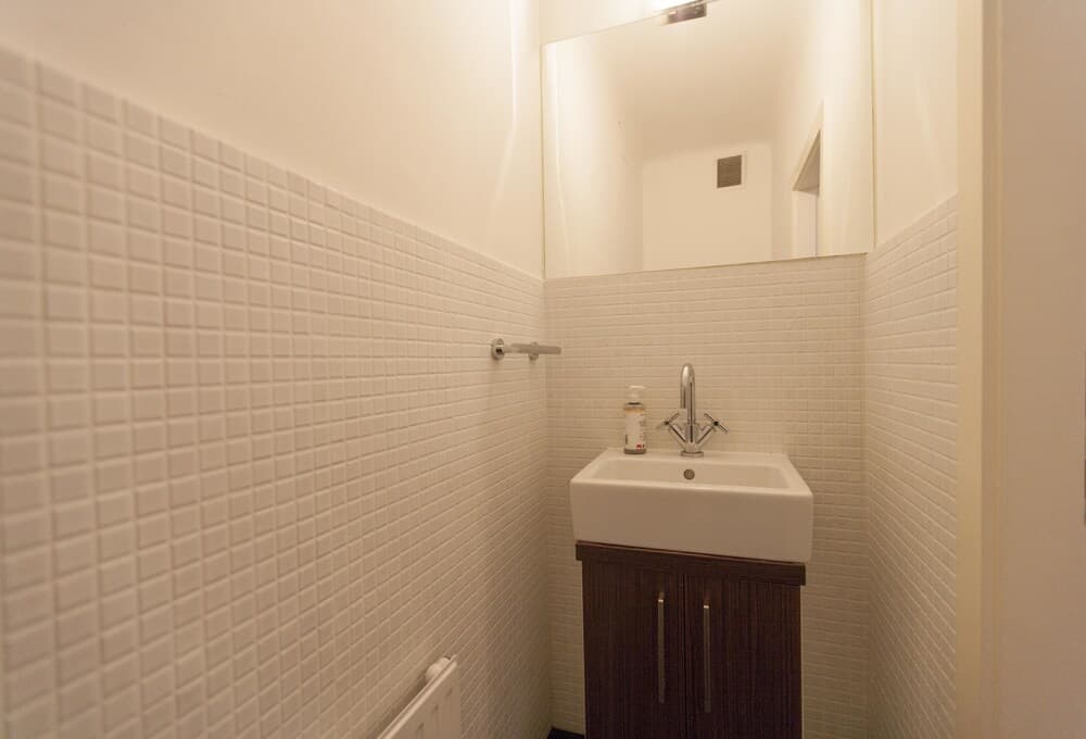 Bathroom sink