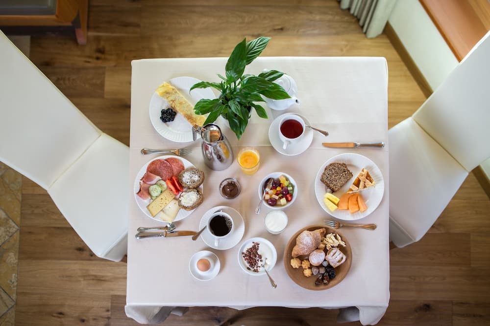 Breakfast meal