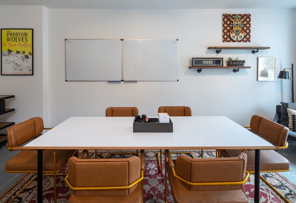 Meeting facility