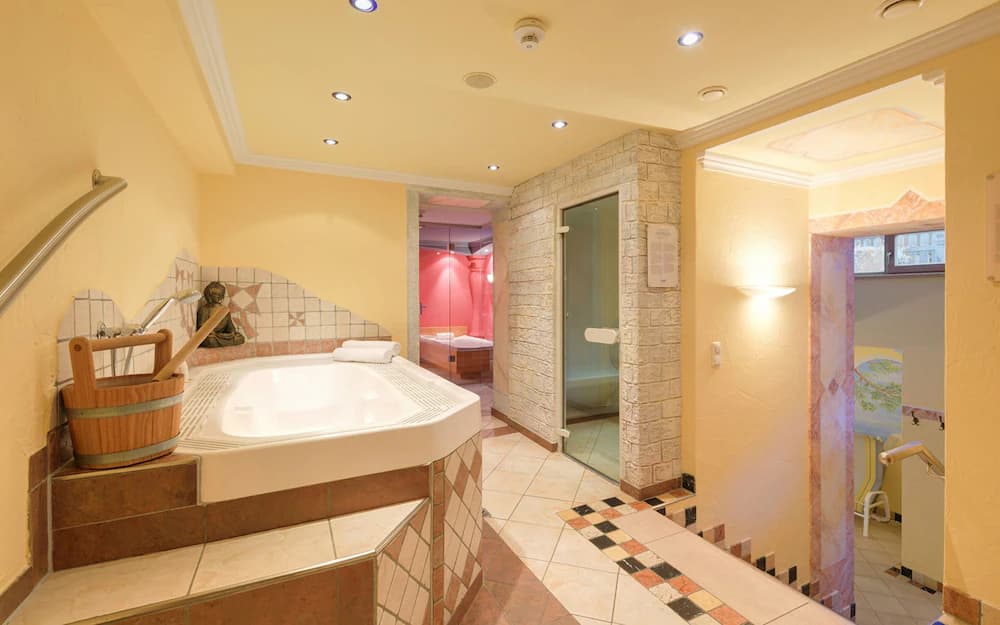 Indoor spa tub