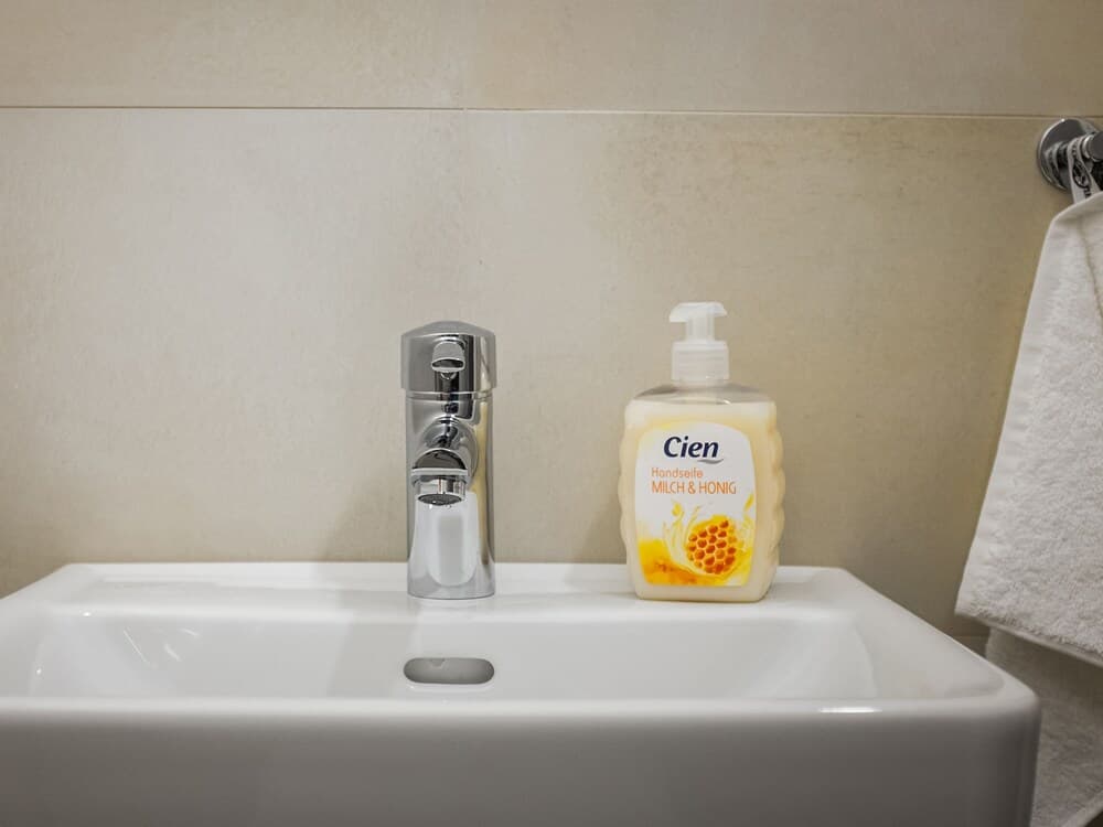 Bathroom sink