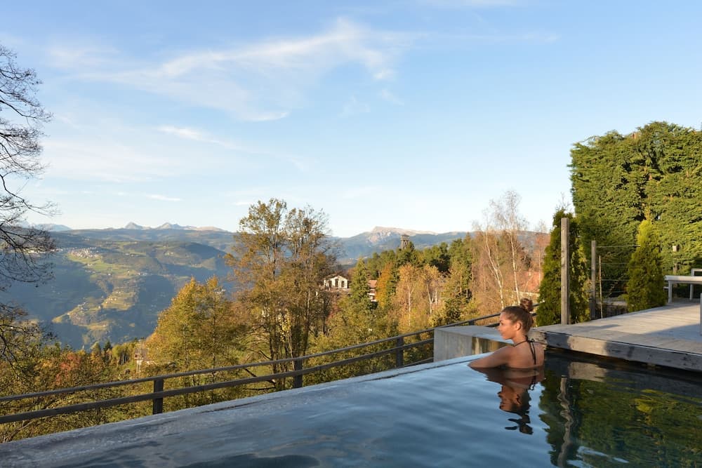 Infinity pool