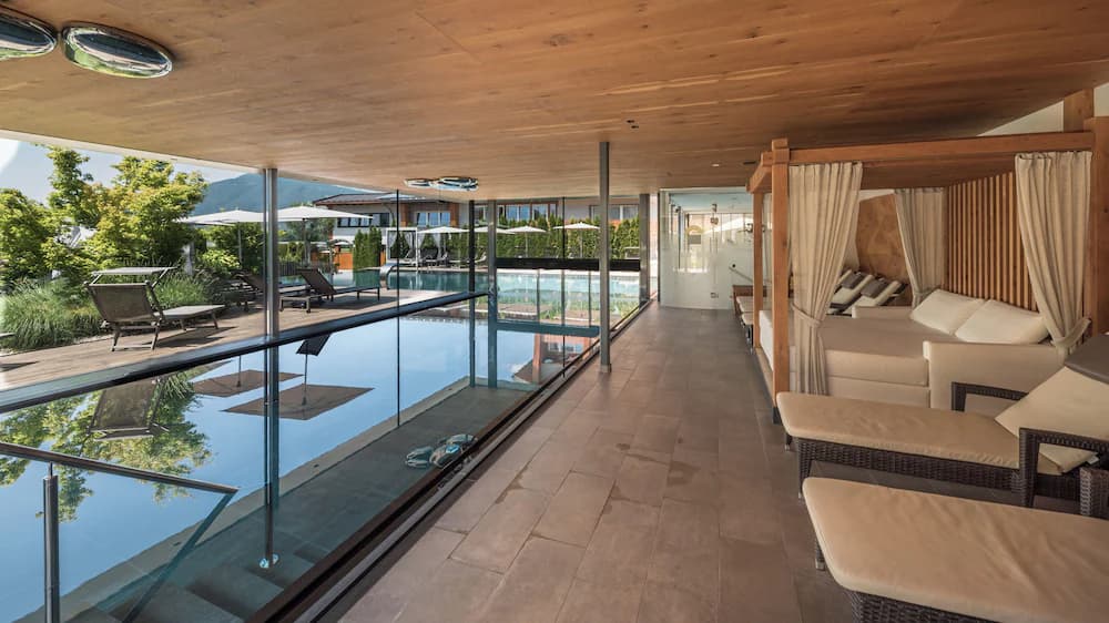 Infinity pool