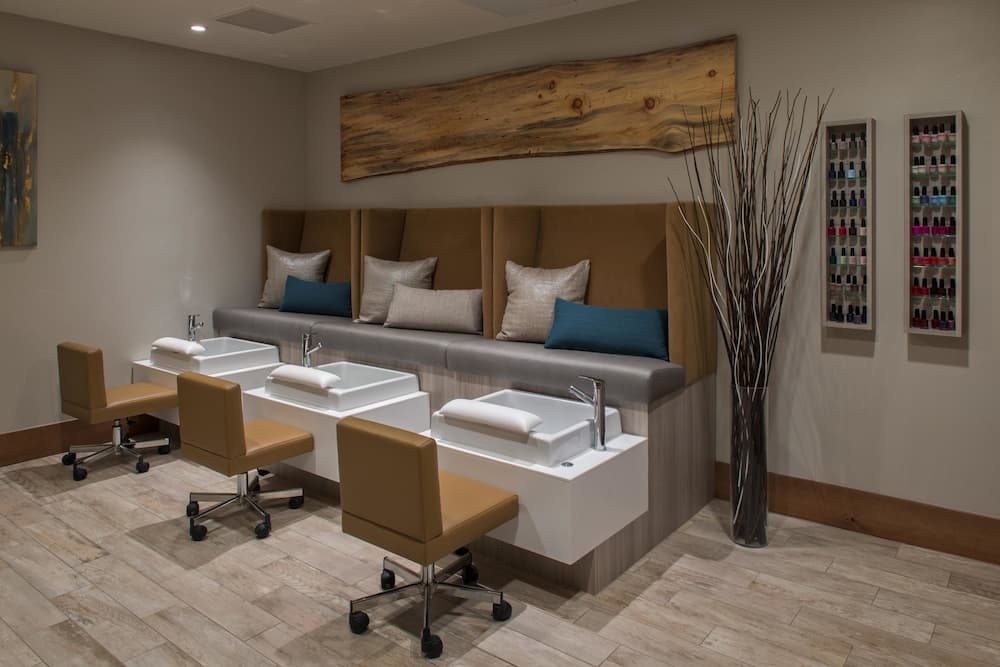 Nail salon