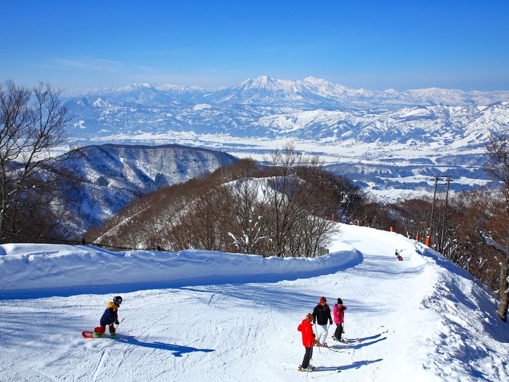 Snow and ski sports