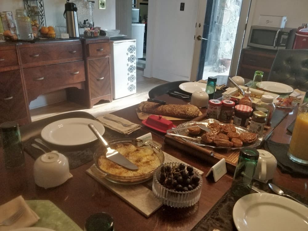 Breakfast area