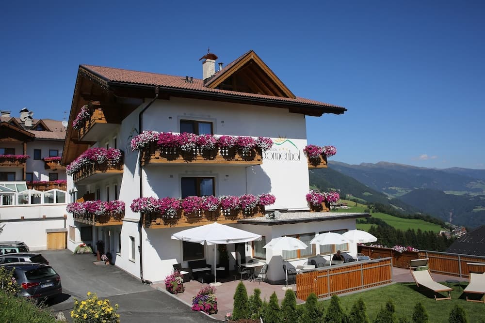 Primary image