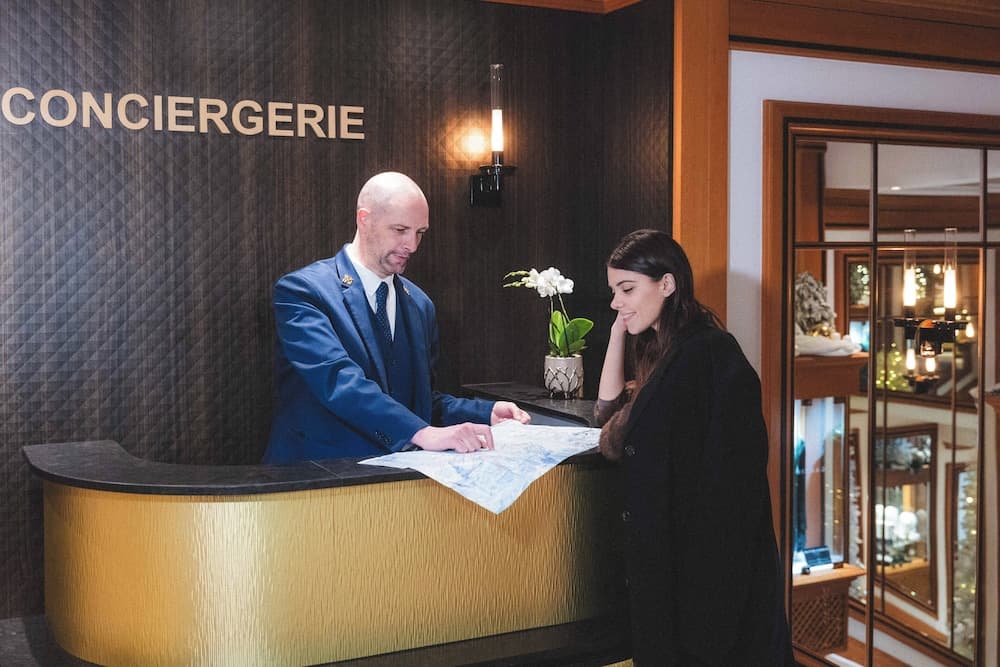 Concierge desk