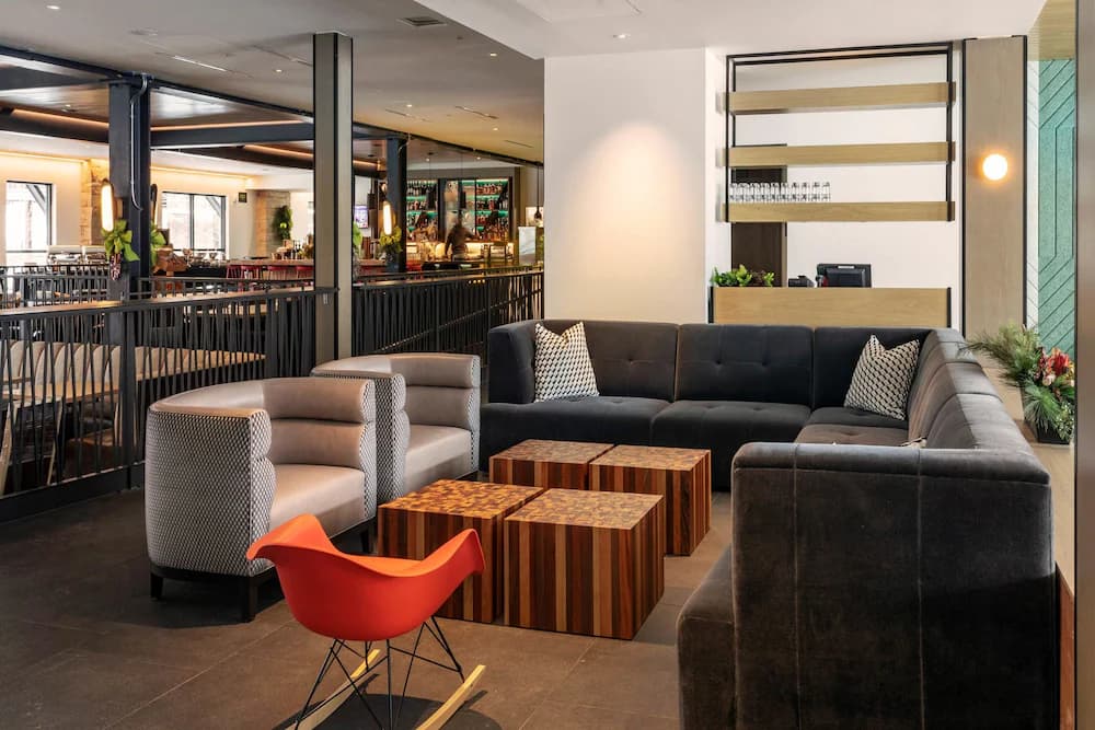Lobby lounge