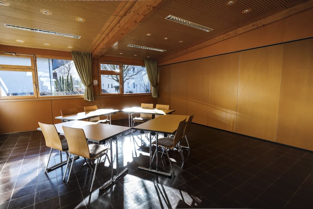 Meeting facility