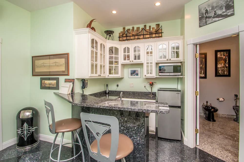 Private kitchenette
