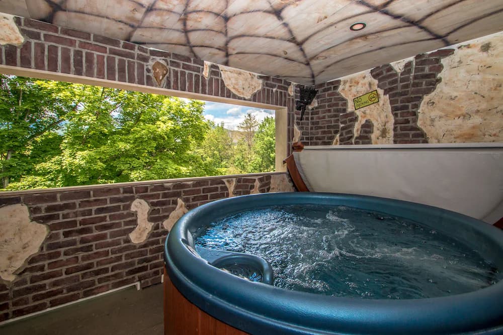 Private spa tub