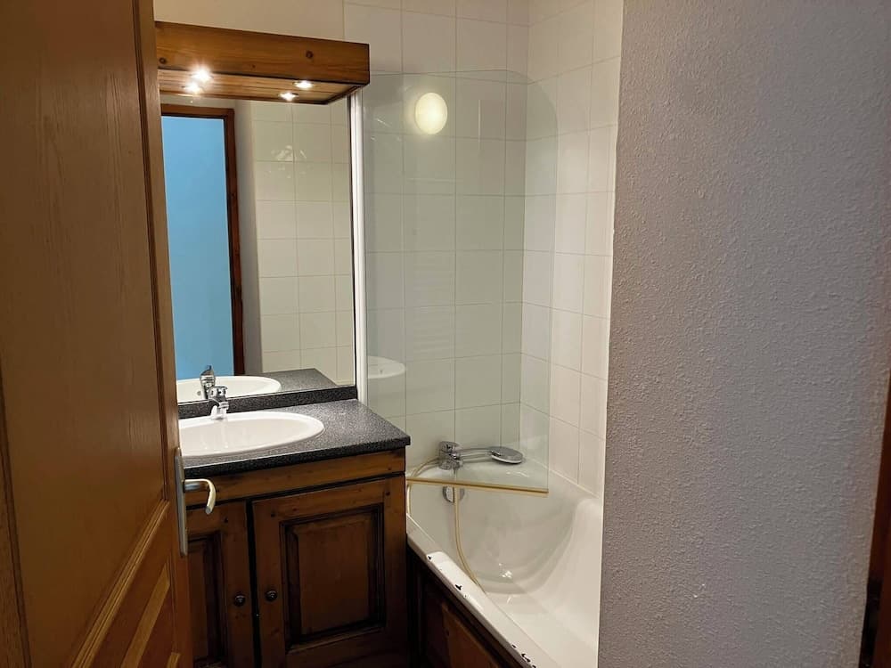 Jetted tub