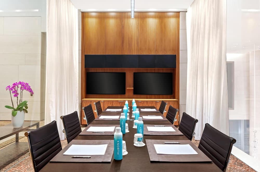 Meeting facility