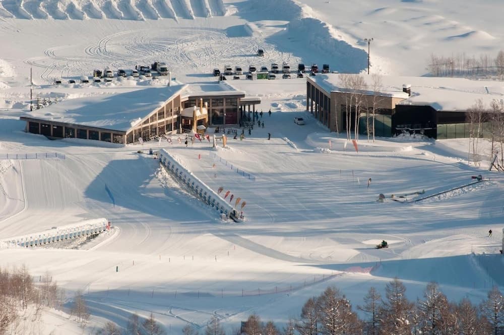 Snow and ski sports