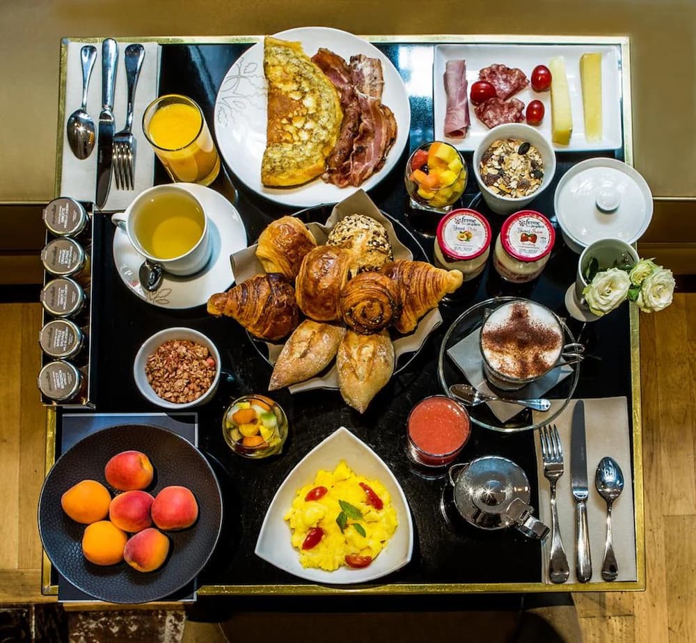 Breakfast buffet