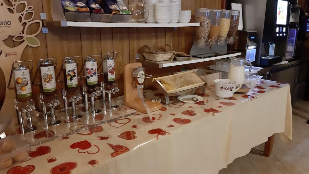 Breakfast buffet