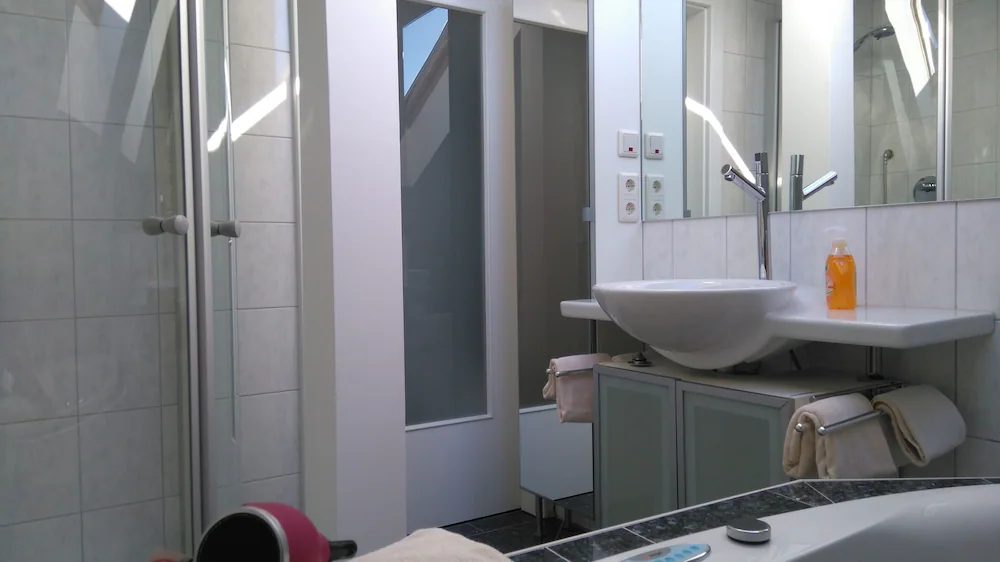 Bathroom sink