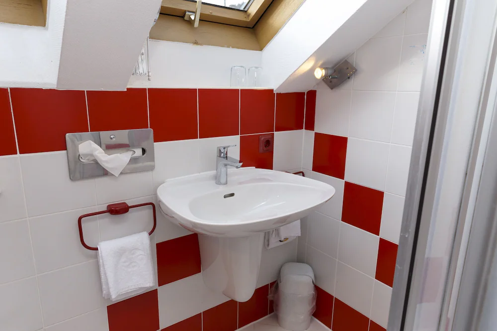 Bathroom sink