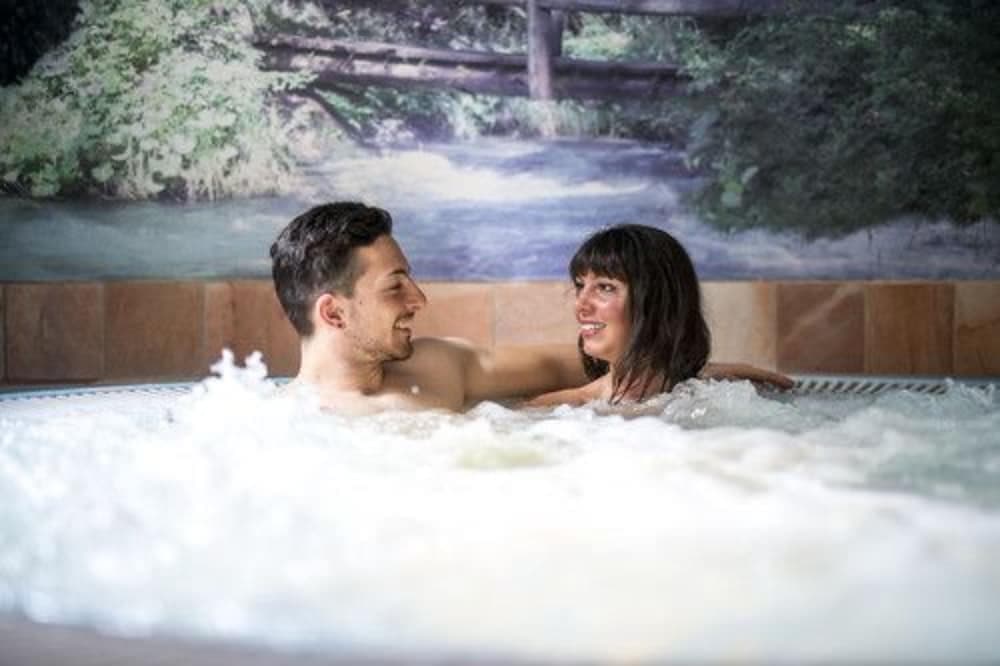 Indoor spa tub