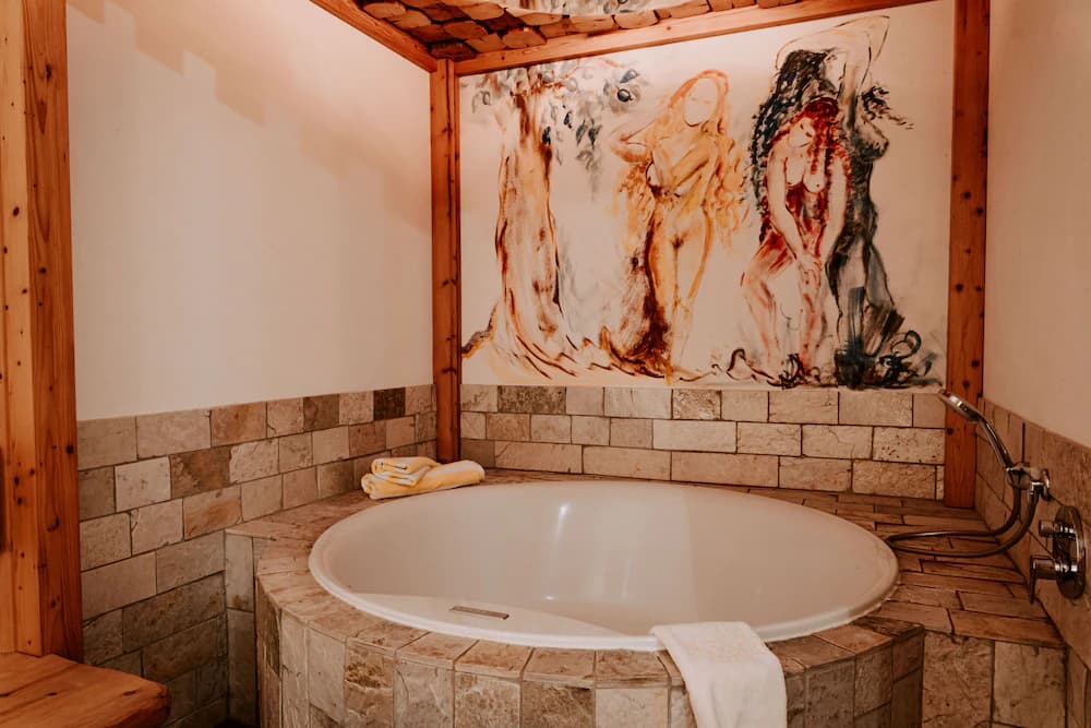 Private spa tub