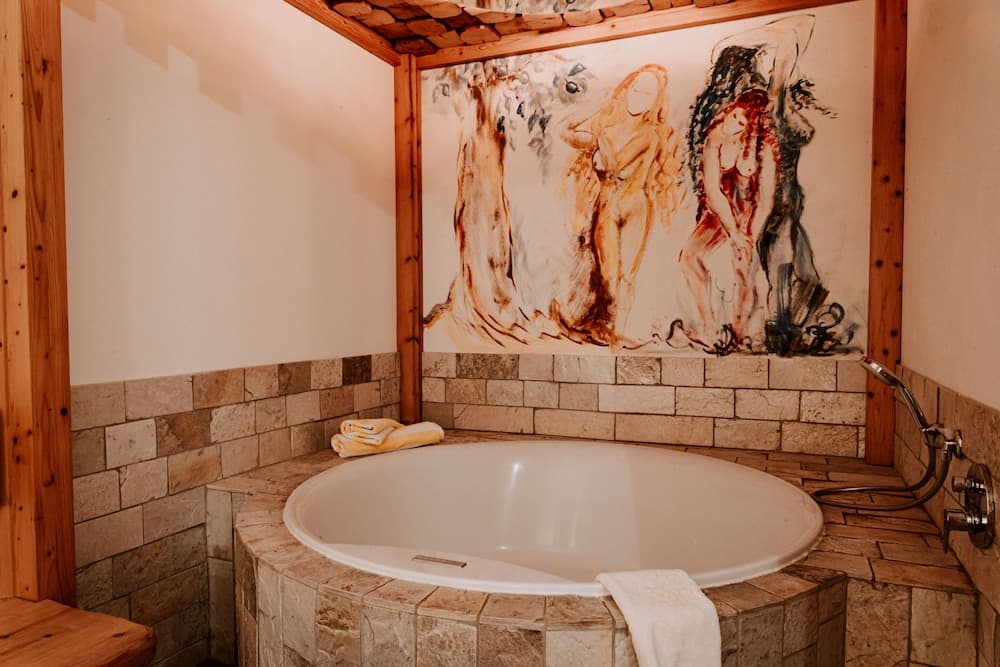 Private spa tub