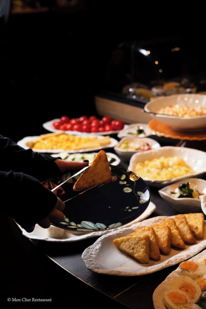 Breakfast buffet