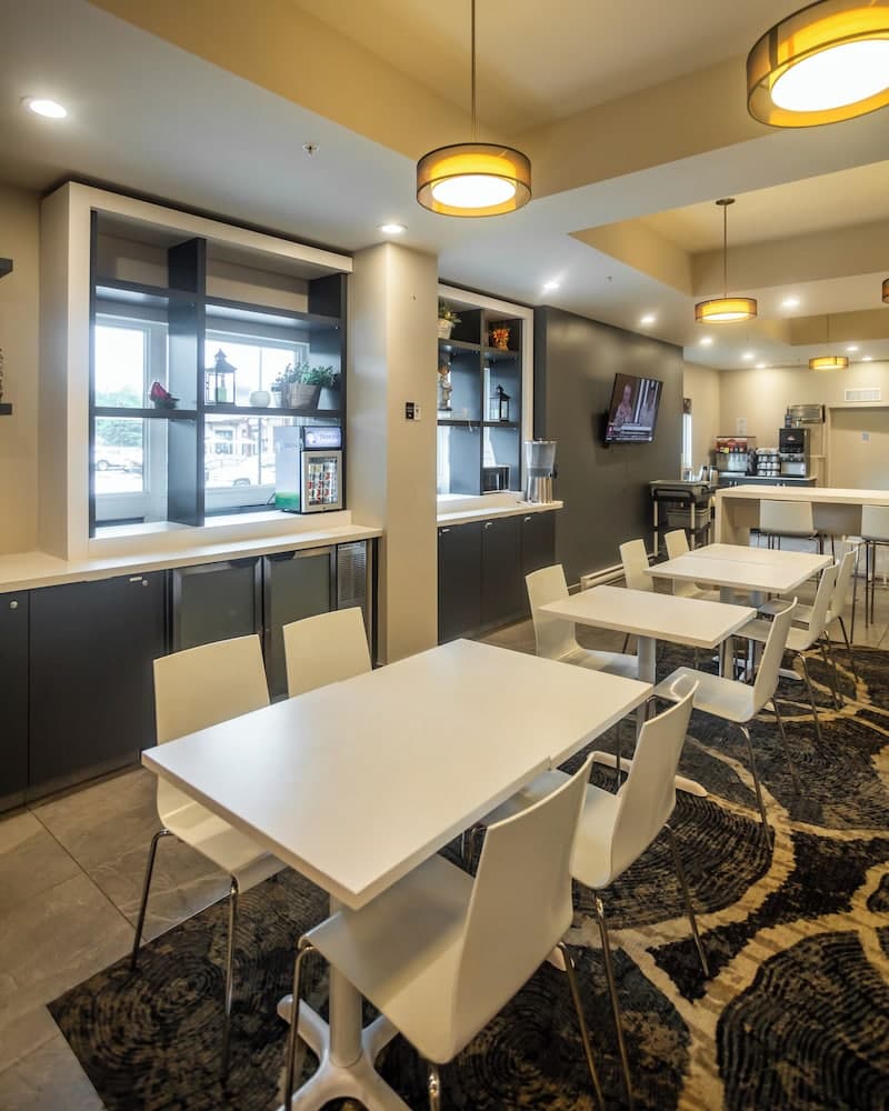 Breakfast area