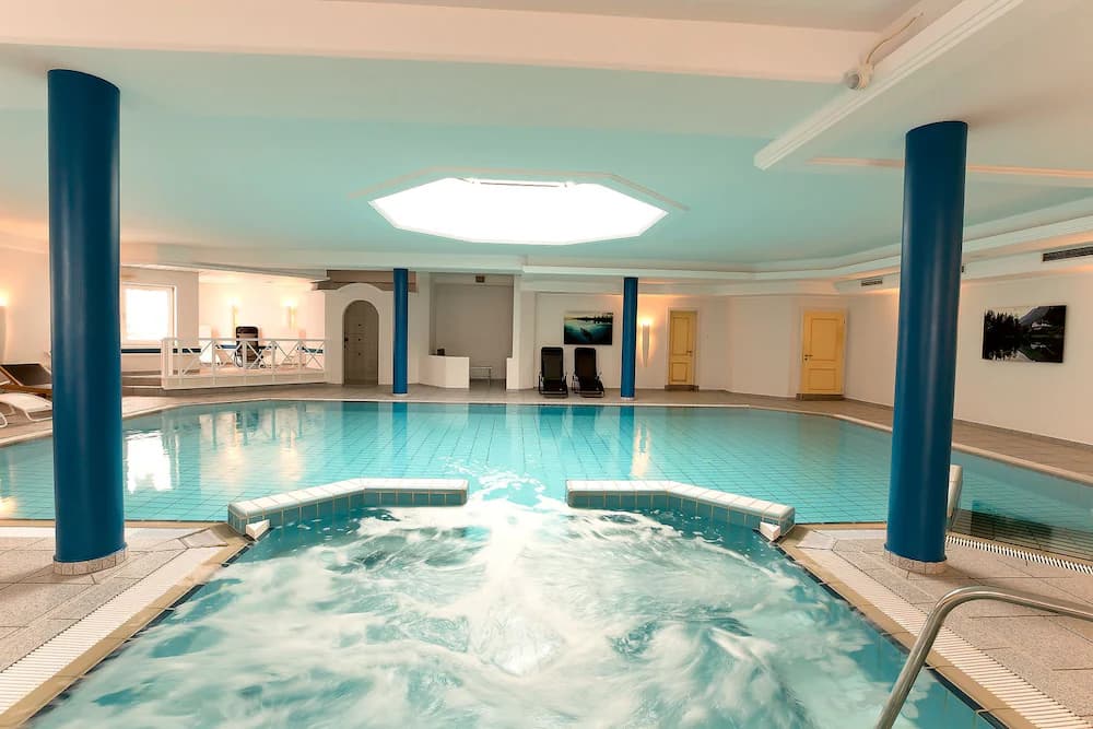 Exercise/lap pool