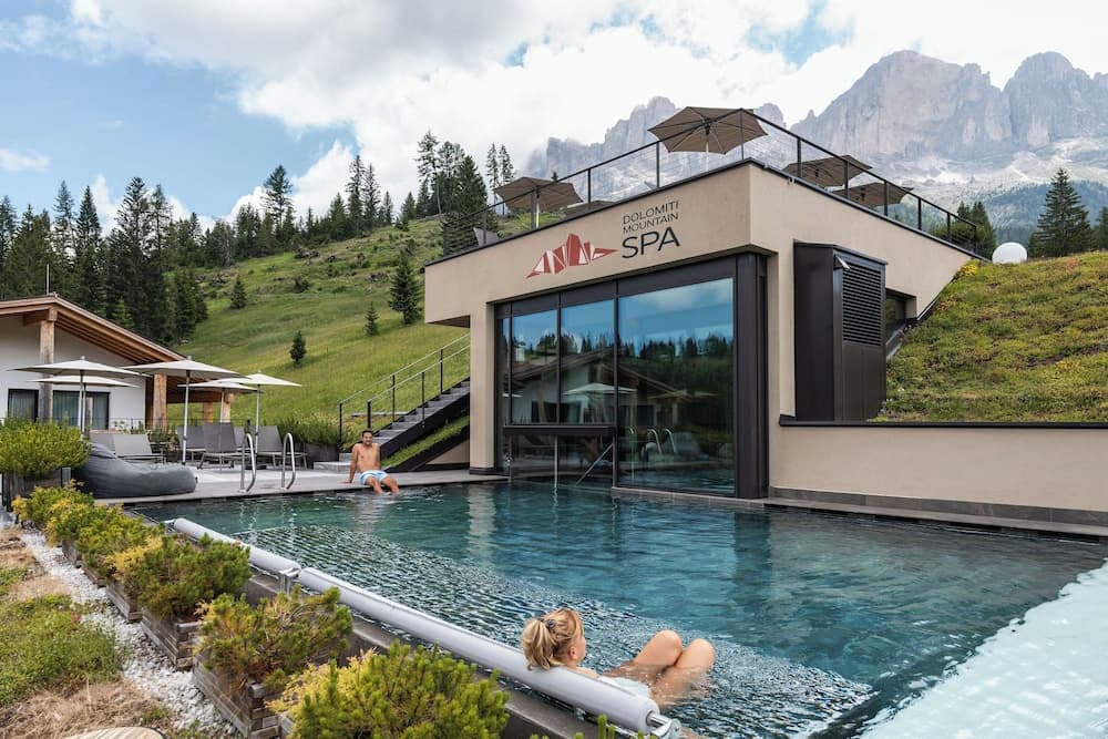 Infinity pool
