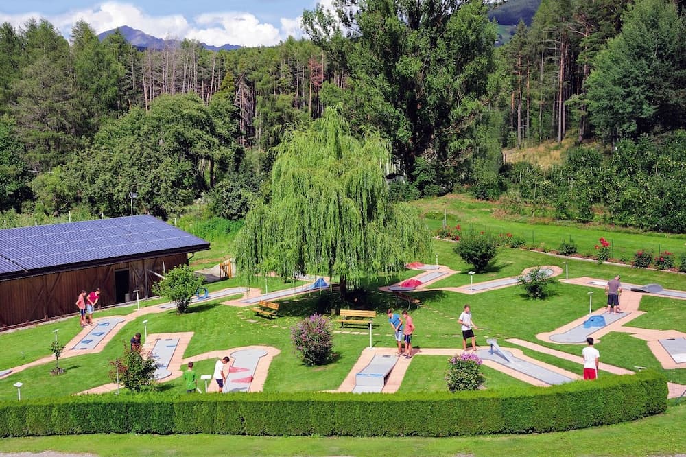 Mini-golf
