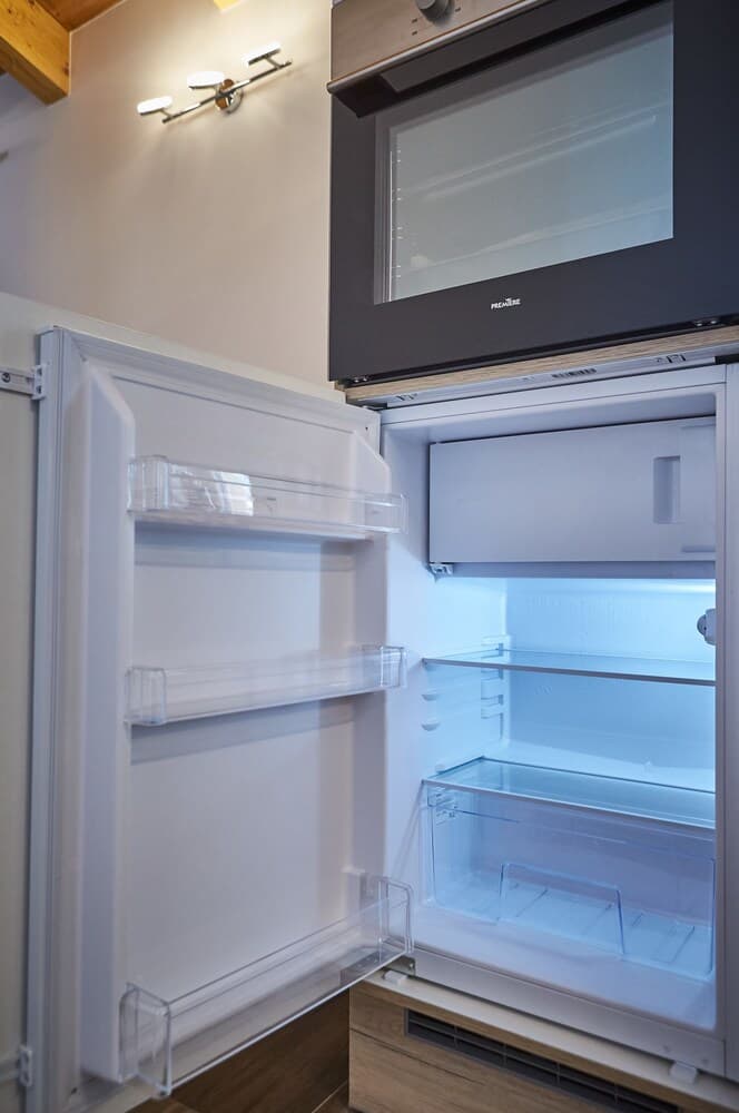 Mini-refrigerator