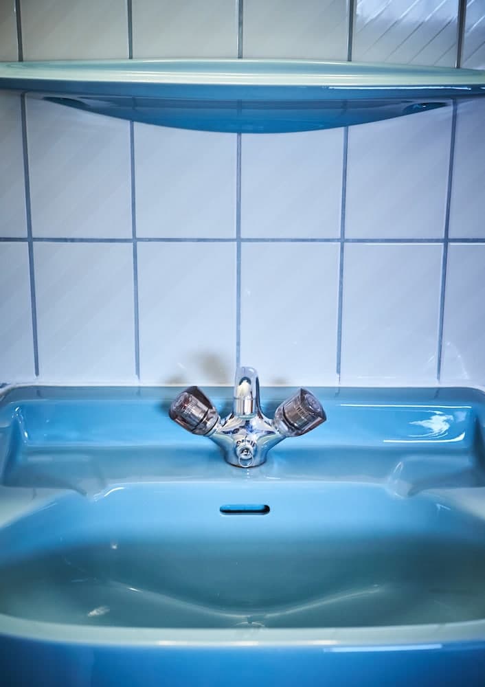 Bathroom sink