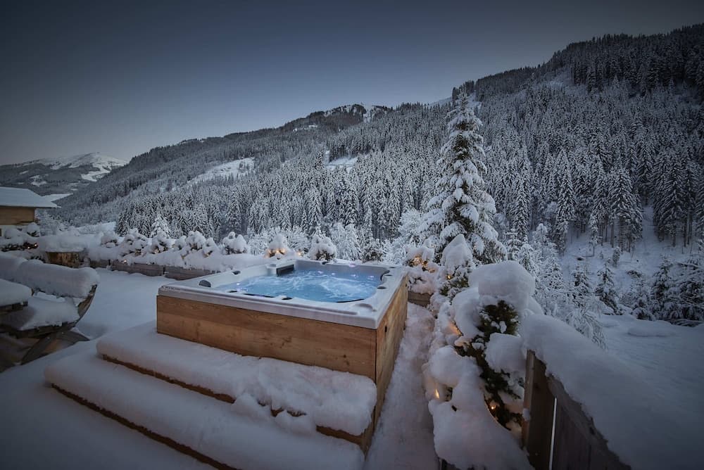 Private spa tub