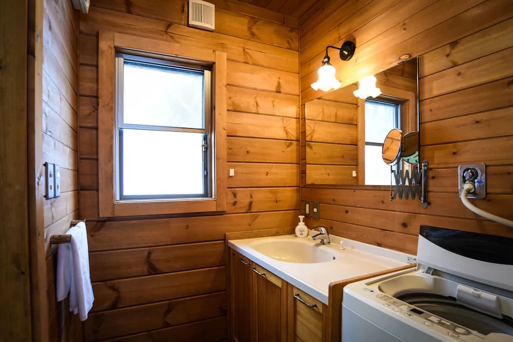 Bathroom sink
