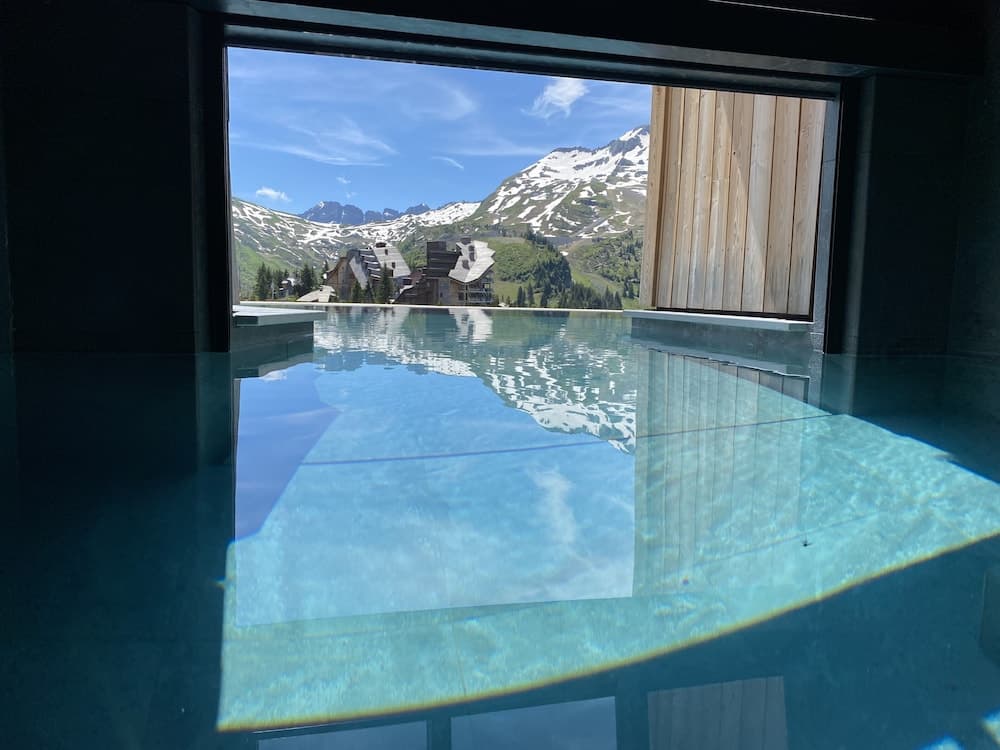 Infinity pool