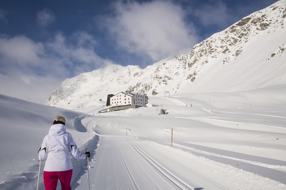 Snow and ski sports