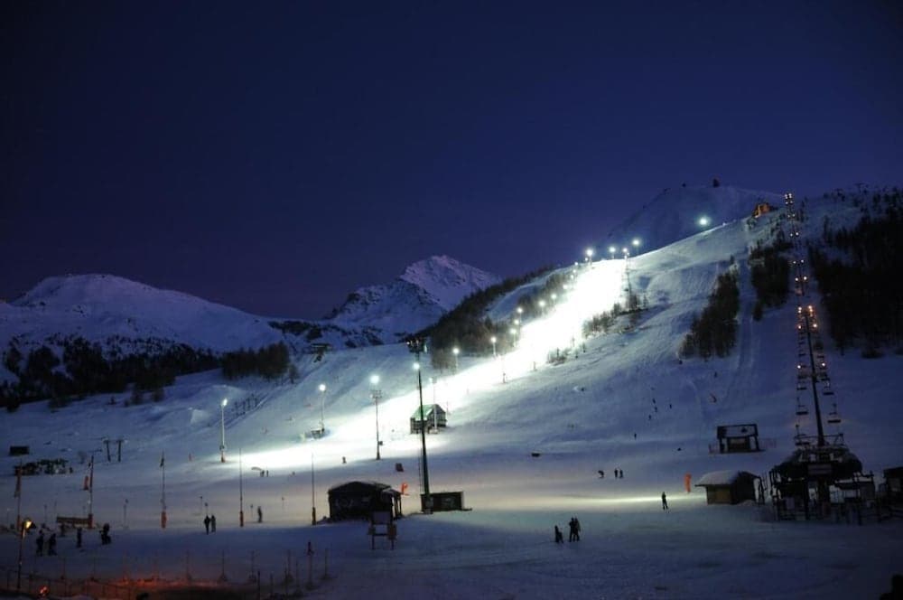 Snow and ski sports