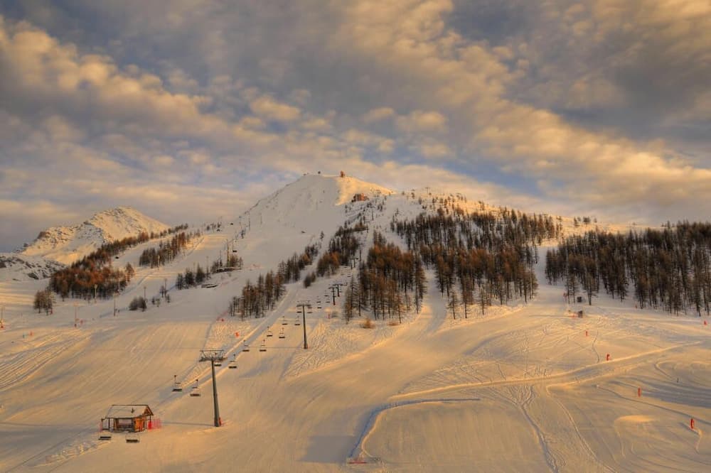 Snow and ski sports