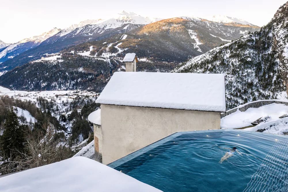 Rooftop pool