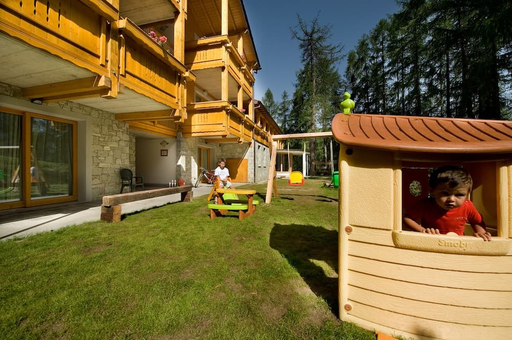 Children's play area - outdoor