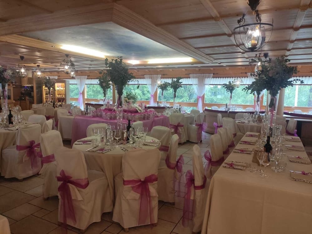 Banquet hall