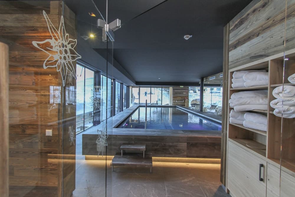 Rooftop pool