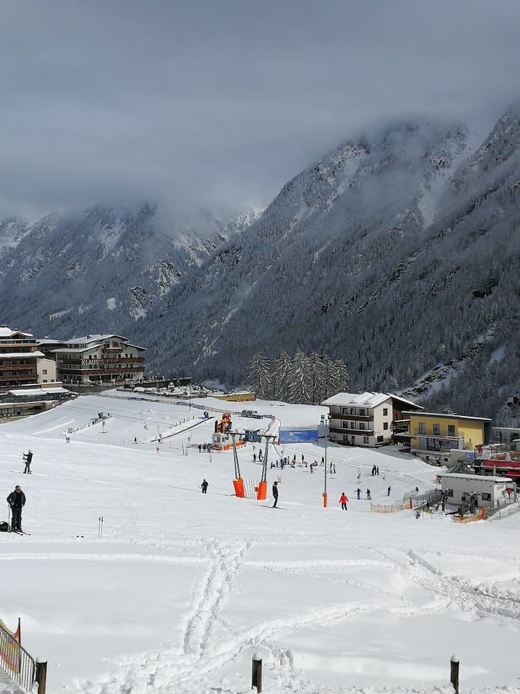 Snow and ski sports